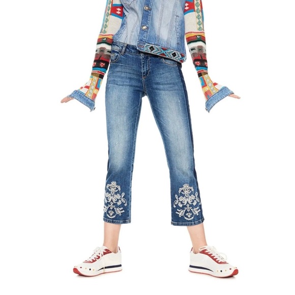 DESIGUAL Straight Cut Shortened Jeans for Women's Fashion Wear in Size 28 - Picture 1 of 9